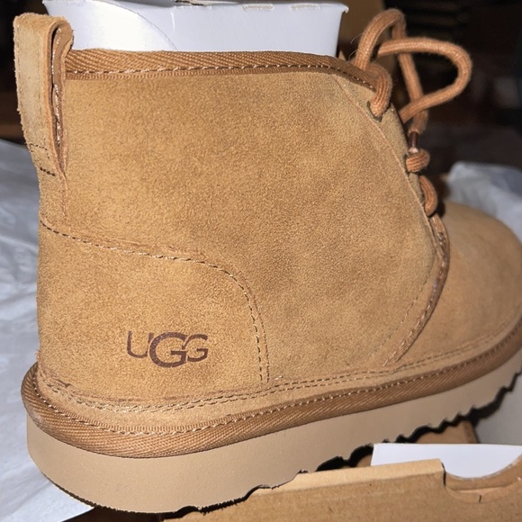 ✨NEW IN BOX✨ Ugg neumel boots - Picture 6 of 12
